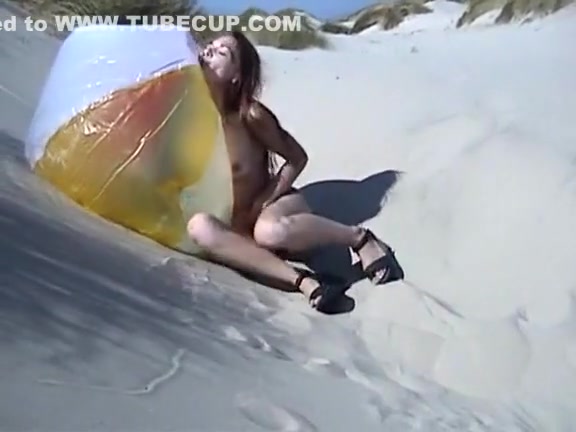 Beachball inflating fun at the dunes