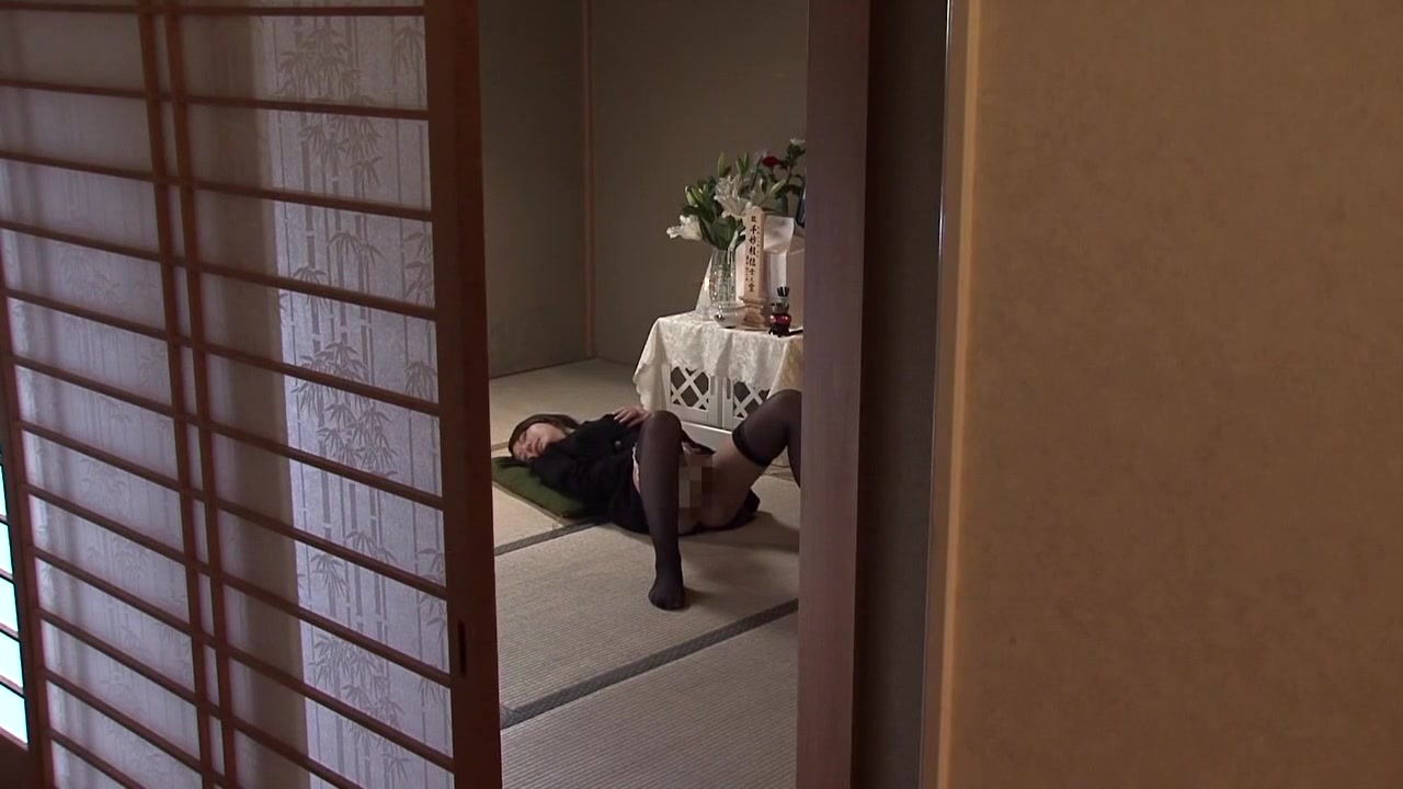 Ai Takeuchi in Embraced Widow part 1.1