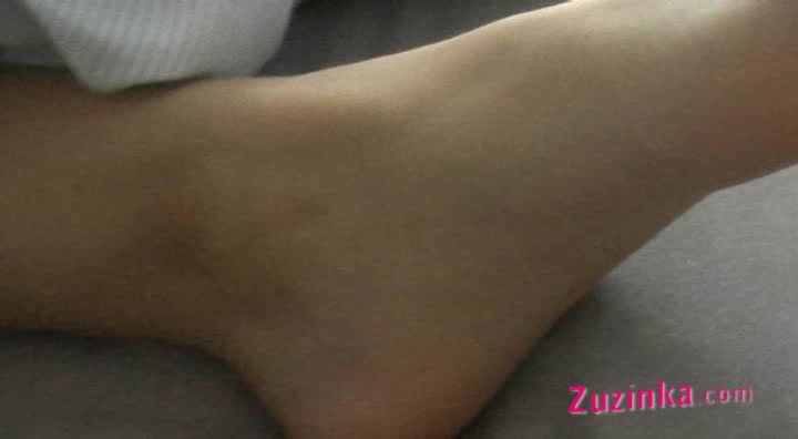 Foot massage and fingering for sexy Zuzinka