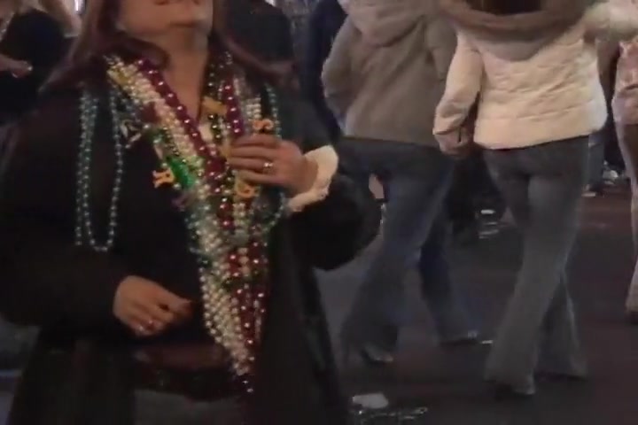 See Some Tits and Give Some Beads