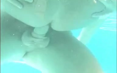 Sensual stud does blowjob to his hot lover at the pool