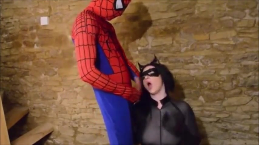 Spiderman fucks batwoman