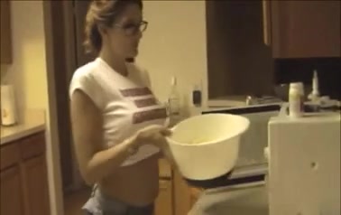 Porn video showing a cougar giving nice blowjob