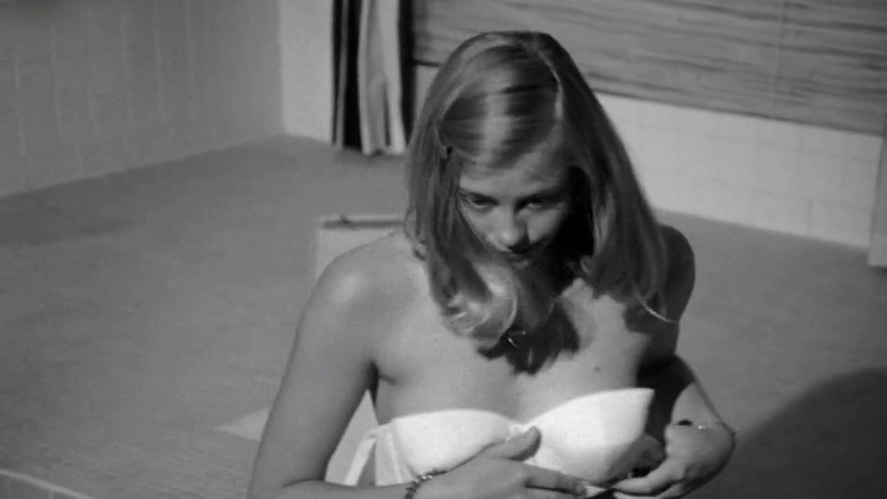Sharon Ullrick,Kimberly Hyde,Cybill Shepherd,Unknown in The Last Picture Show (1971)