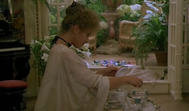 Ornella Muti,Anne Bennent in Swann In Love (1983)