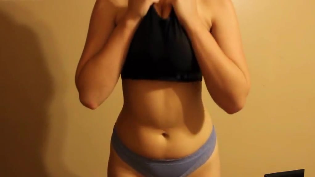 Amateur college girl strips from gym clothes to masturbate