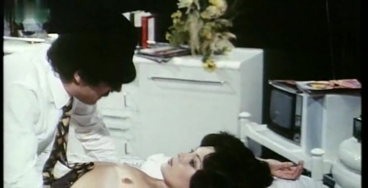Pilar VelÃ¡zquez in Sesso In Testa (1974)