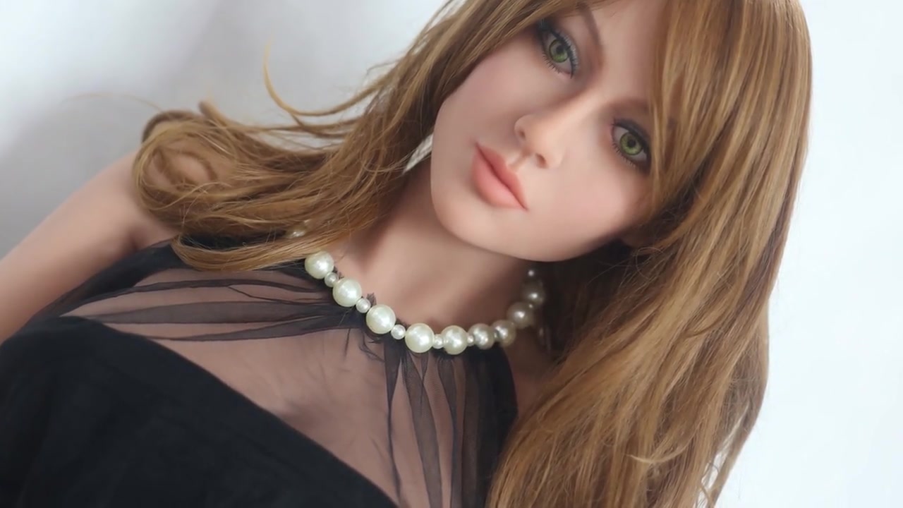 Anal quickie with these sex dolls will make you cum before you even blink your eye