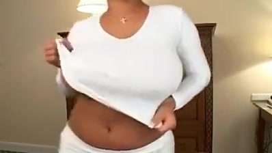 Bea flora stripping out of white jeans and top