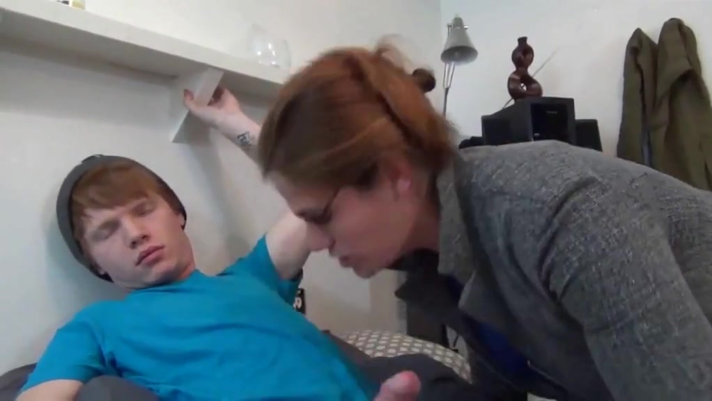 Mom catches son jerking
