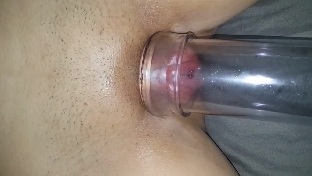 Pumping up my pussy!