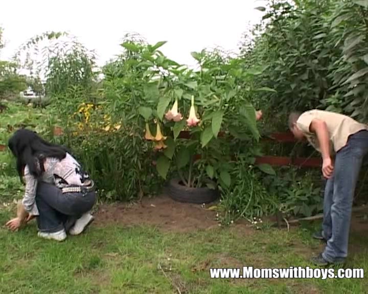 Mature Widower Takes Advantage Of The Young Gardener