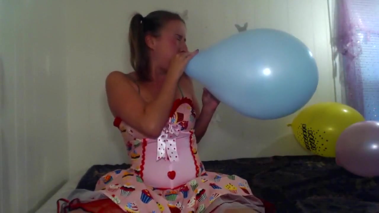 Kayla's Balloon Tease POP!