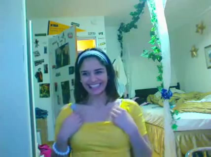stickam immature flashes her boobs.